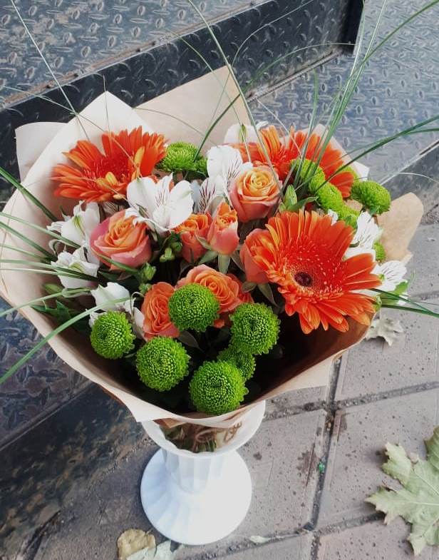 Букет цветов из: Герберы, Хризантемы, Альстромерии и Розы в Пижанке