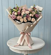 Букет цветов из:  Розы и Лизиантусы в Пижанке