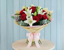 Букет цветов из:  Лилии и Розы в Пижанке