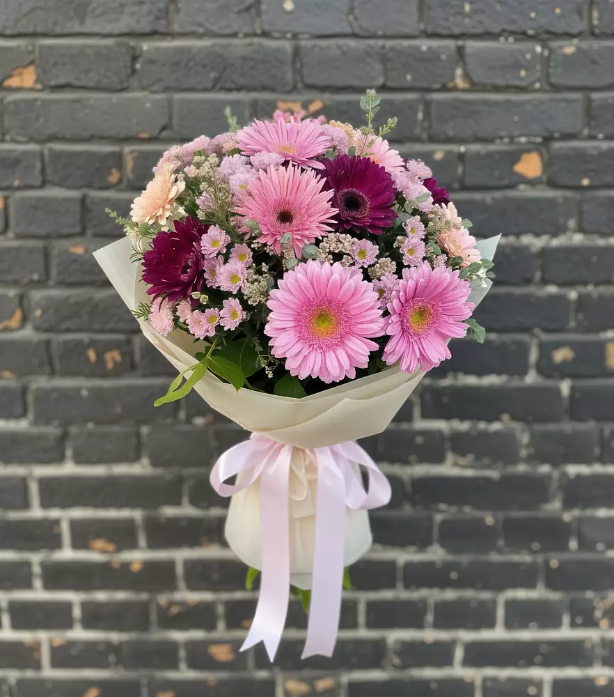 Букет цветов из: Герберы и Хризантемы в Пижанке