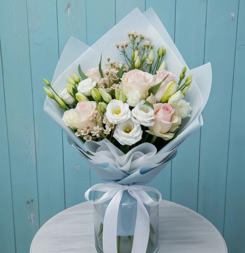 Букет цветов из: Розы и Лизиантусы в Пижанке