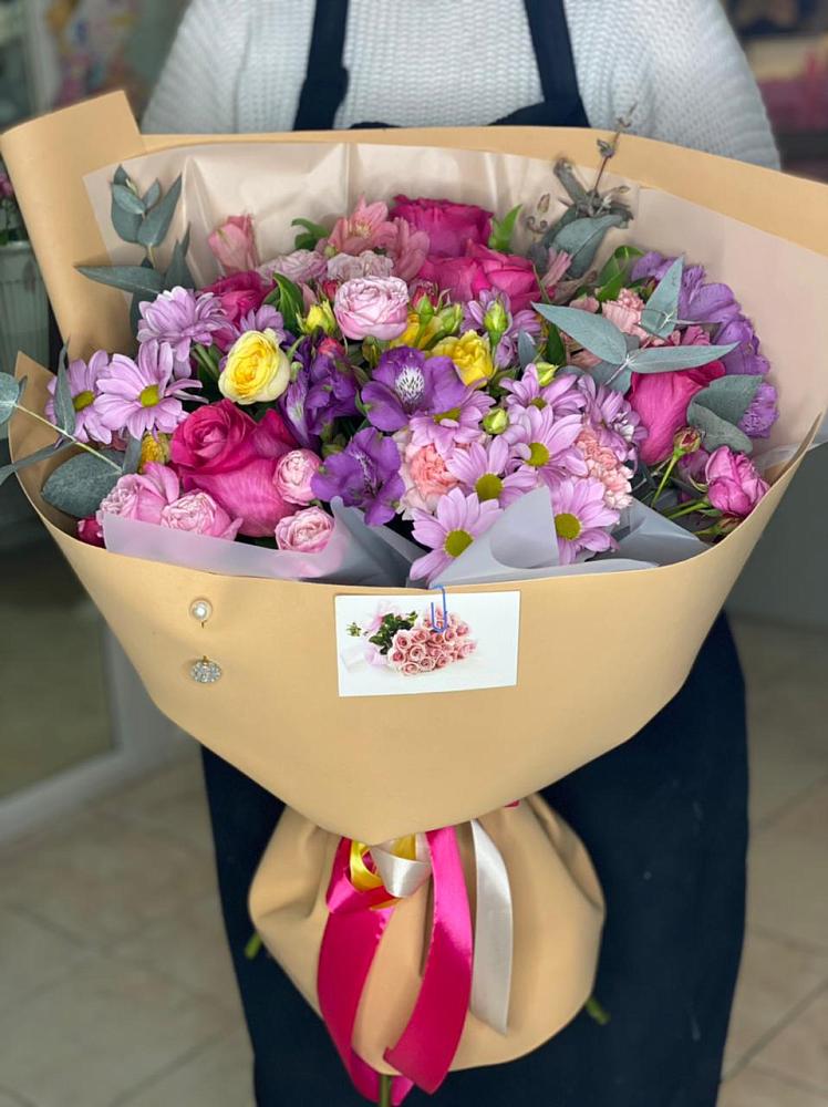 Букет цветов из: Хризантемы, Гвоздики и Альстромерии в Пижанке