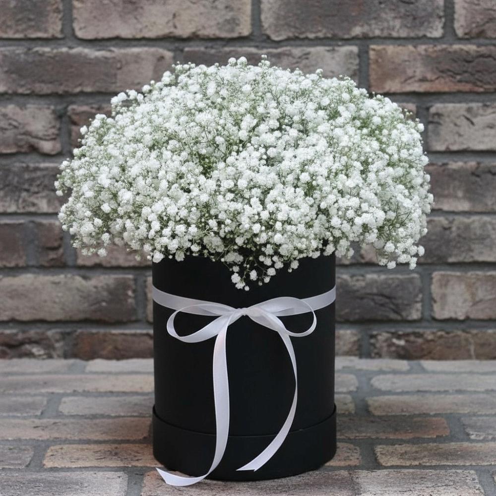 Цветочная композиция из Гипсофила в шляпной коробке в Пижанке