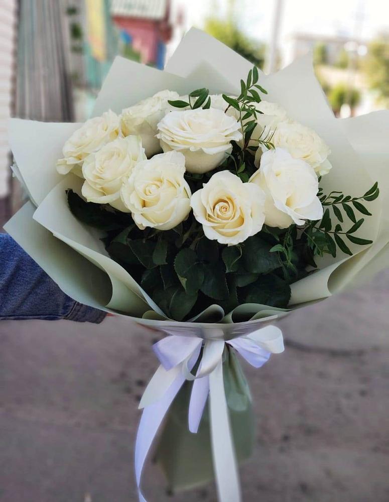 Букет Белые розы Проуд в Пижанке