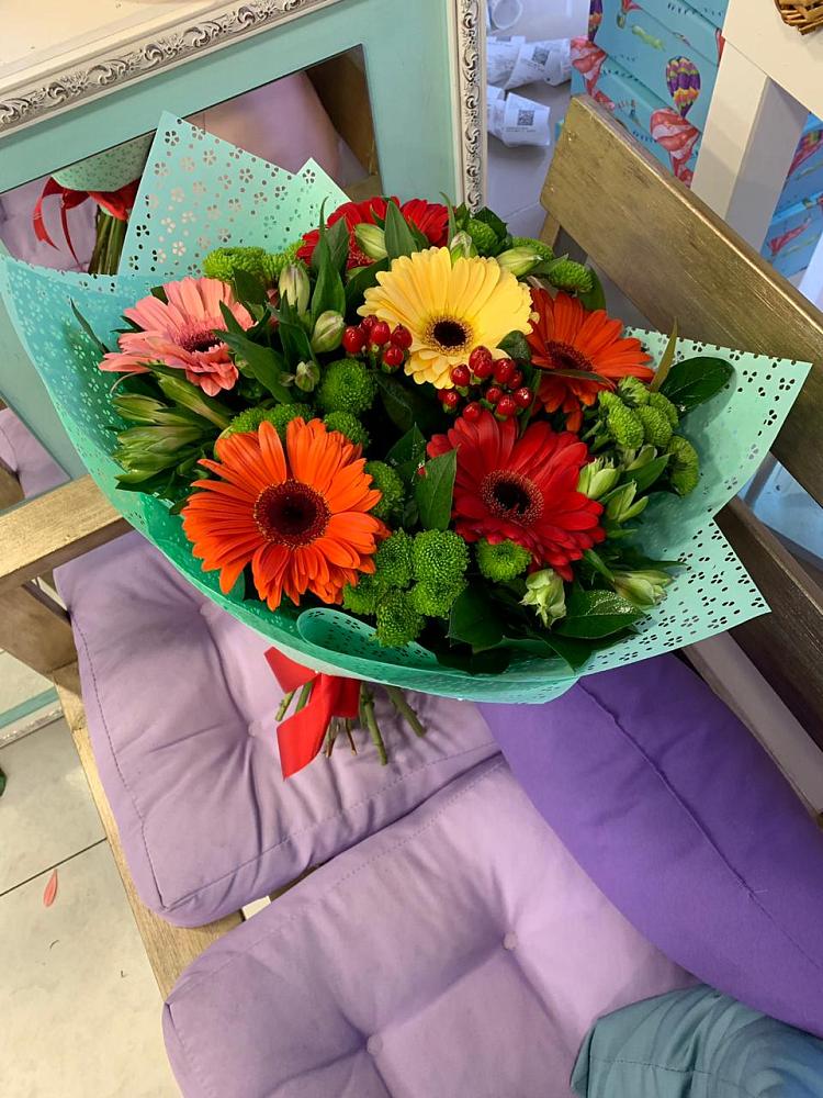 Букет цветов из: Герберы, Хризантемы и Альстромерии в Пижанке