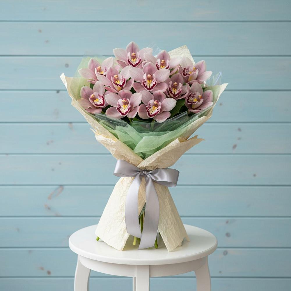 Букет цветов из: Орхидеи и Розы в Пижанке