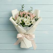 Букет цветов из:  Альстромерии #REPLACE_PRED# Пижанке
