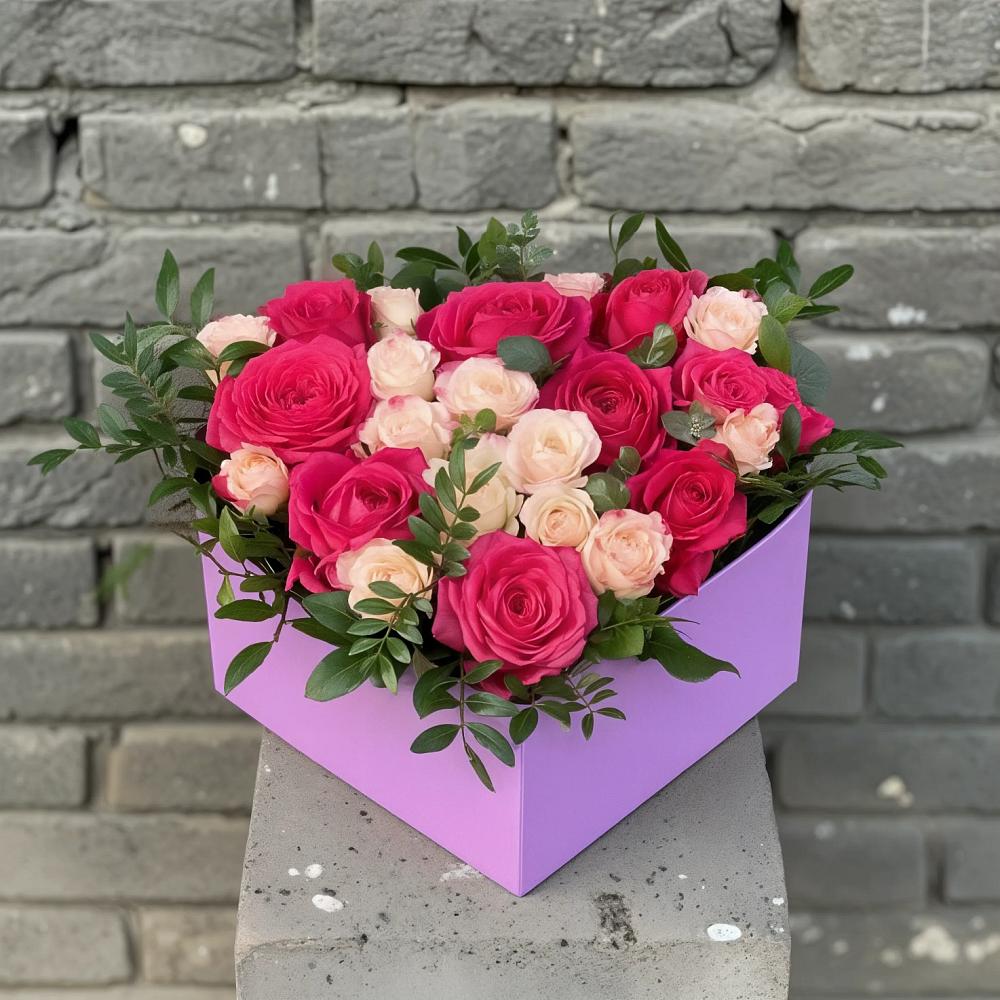 Цветочная композиция из Розы в коробке в Пижанке