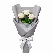 Букет 3 белые розы в Пижанке