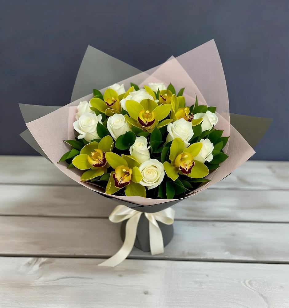 Букет цветов из: Орхидеи и Розы в Пижанке