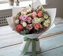 Букет цветов из:  Розы, Лизиантусы и Гвоздики в Пижанке