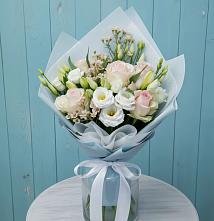 Букет цветов из:  Розы и Лизиантусы в Пижанке