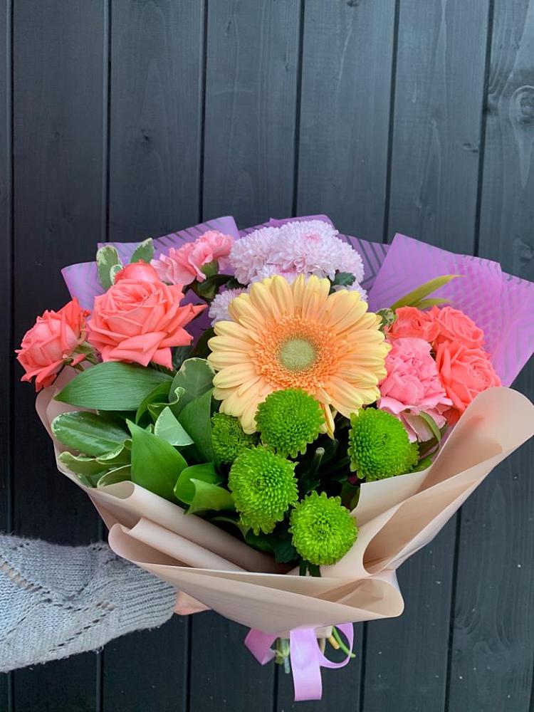 Букет цветов из: Гвоздики, Розы, Герберы и Хризантемы в Пижанке