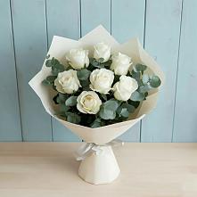 Букет Белые розы в Эвкалипте в Пижанке