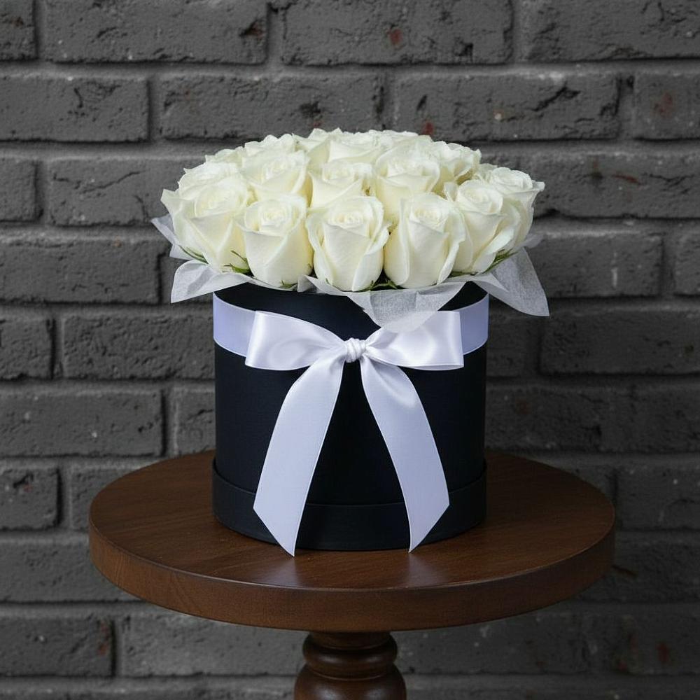 Цветочная композиция из Розы в шляпной коробке в Пижанке