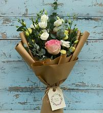 Букет цветов из:  Розы и Лизиантусы в Пижанке