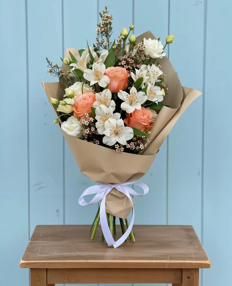 Букет цветов из: Альстромерии, Лизиантусы, Розы и Хризантемы в Пижанке